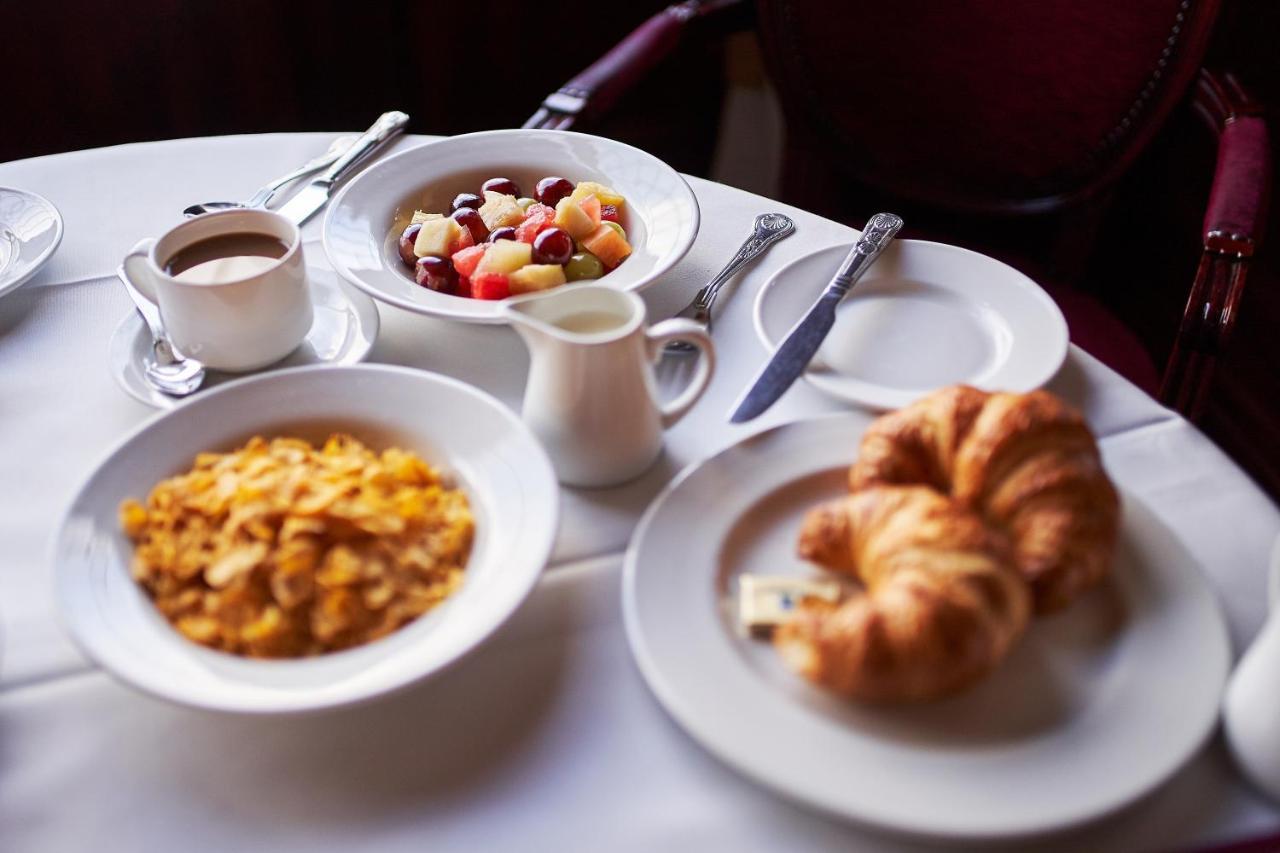 The Orwell Hotel 펠릭스토우 외부 사진