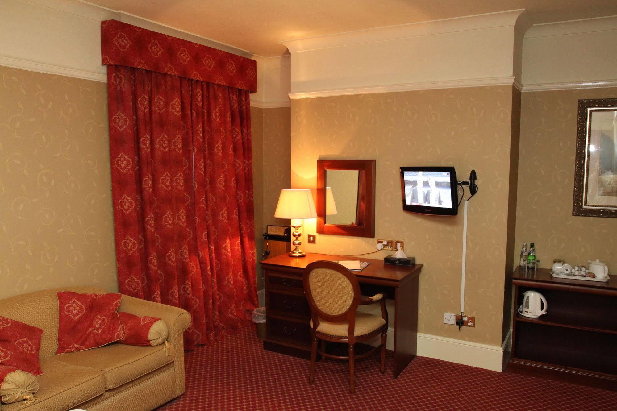 The Orwell Hotel 펠릭스토우 외부 사진